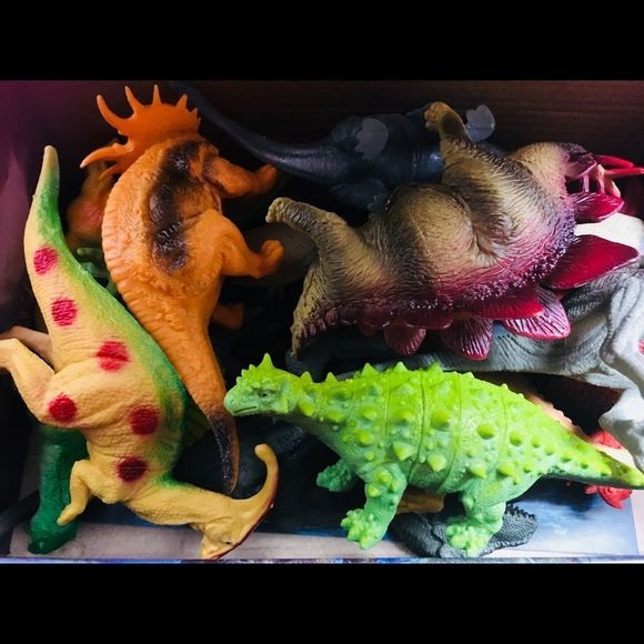 Dinosaur Set - Picture 3 of 7